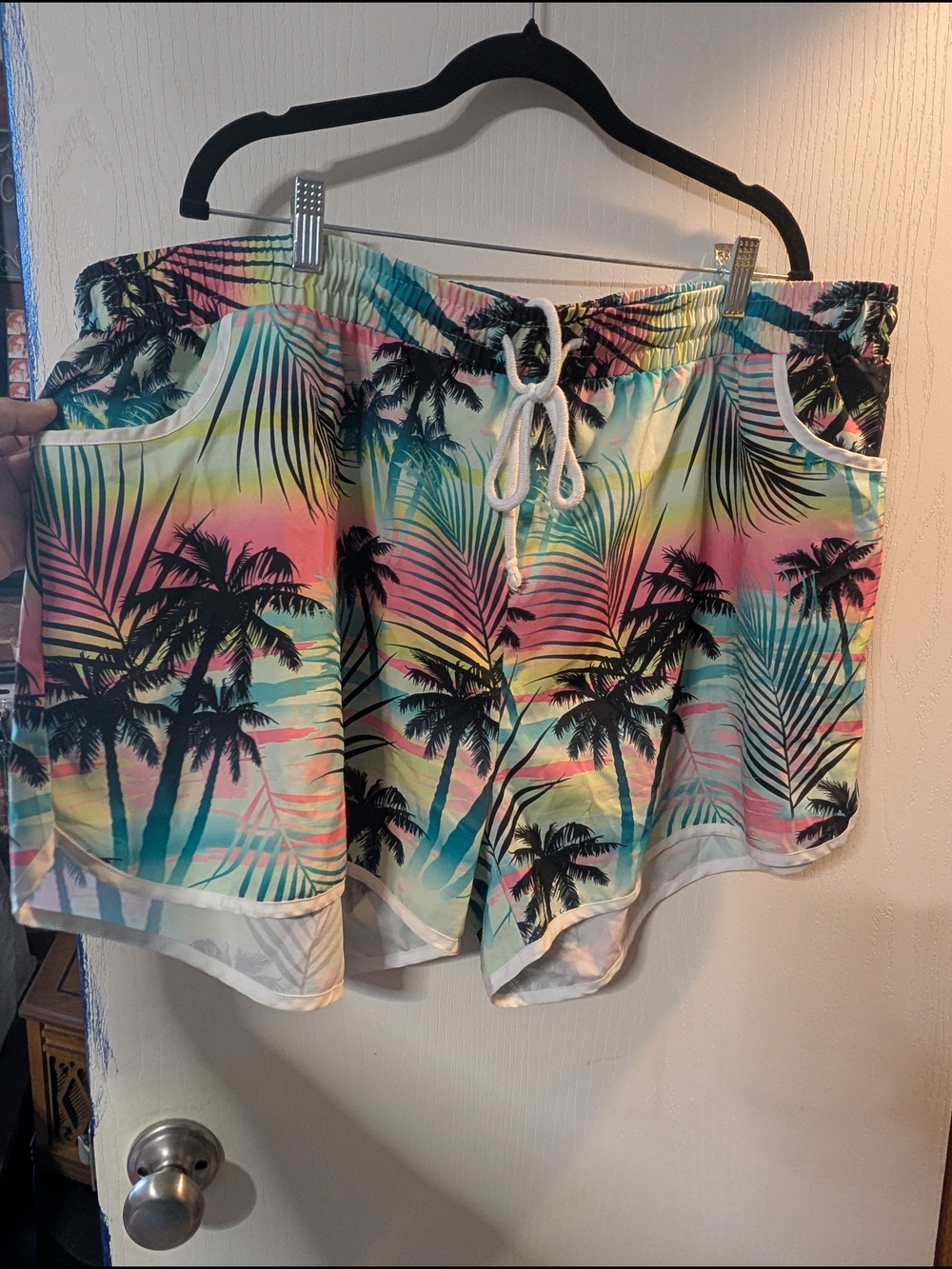Tropical Palm Print Beach Shorts - Multicolor (B119)